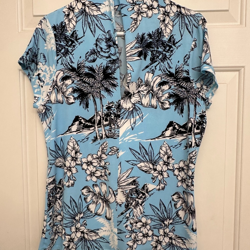 Black and White Fitted Graphic Blouse
